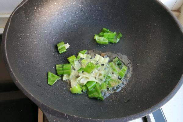 菠菜丸子粉丝汤的做法图解5