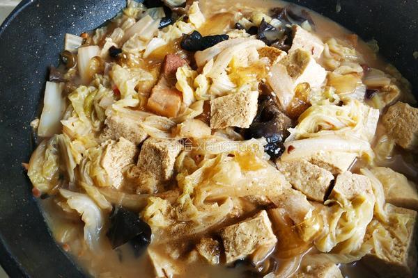 白菜五花肉炖冻豆腐的做法图解18