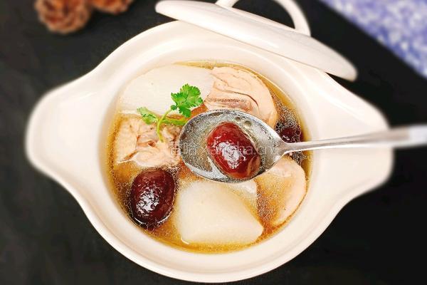红枣山药煲鸡汤的做法图解12