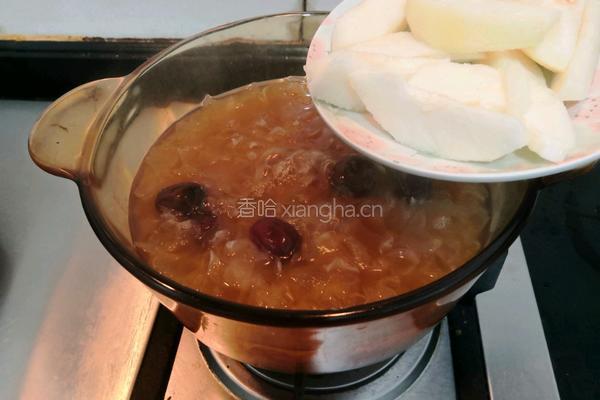 红枣雪梨银耳汤的做法图解12