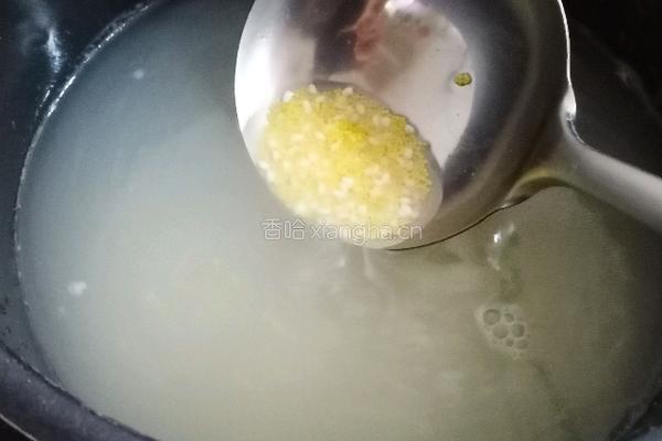 南瓜小米粥的做法图解2