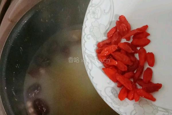 瑶柱花生猪肚汤的做法图解12