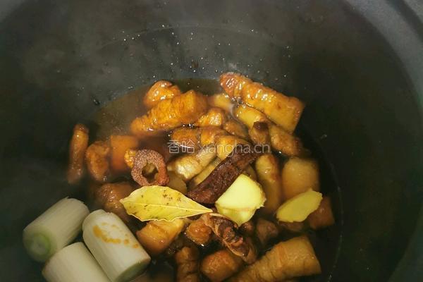 红烧肉烧土豆的做法图解4