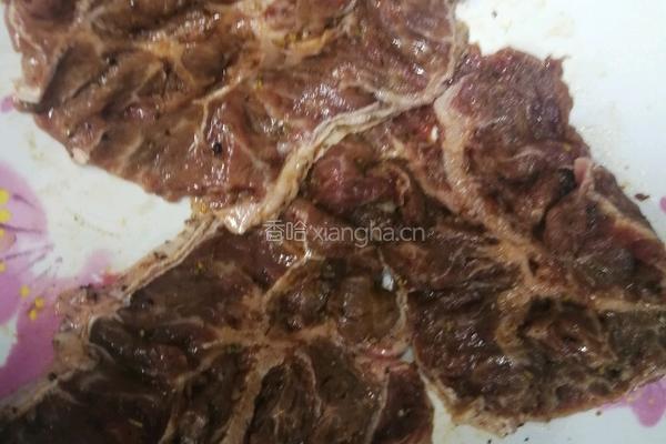 豪华牛排干酪三酱有机食蔬汉堡的做法图解3