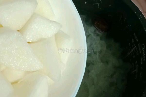 银耳雪梨红枣汤的做法图解7