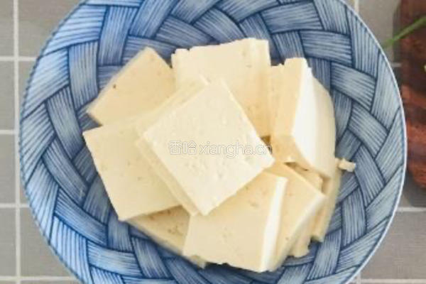 香煎豆腐的做法图解2