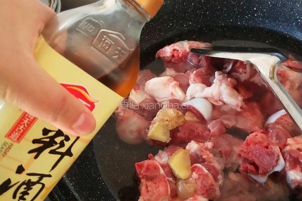 筒子骨山药汤的做法图解1