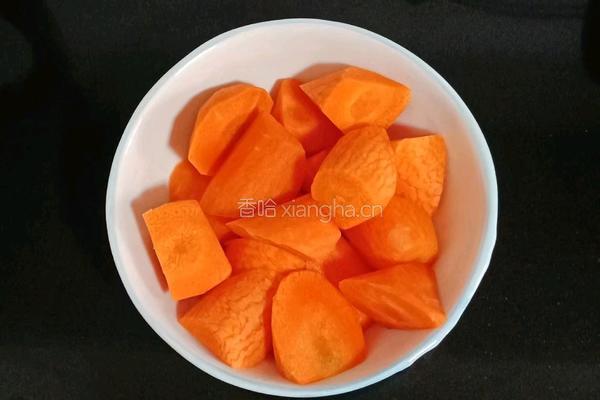 海底椰胡萝卜鸡汤的做法图解4