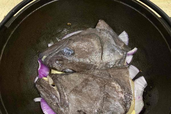 糖醋蝶鱼头的做法图解7