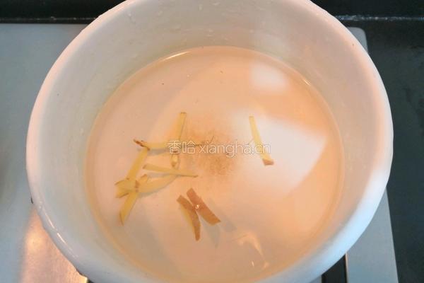 口蘑枸杞瘦肉汤的做法图解10
