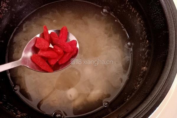 火龙果银耳莲子汤的做法图解10