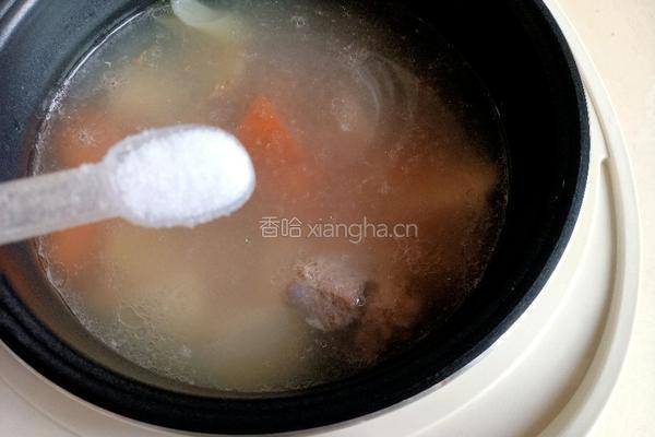 胡萝卜山药排骨汤的做法图解12