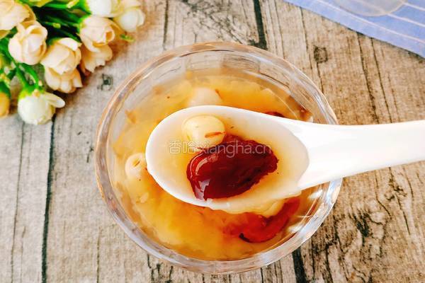 红枣莲子银耳汤的做法图解12