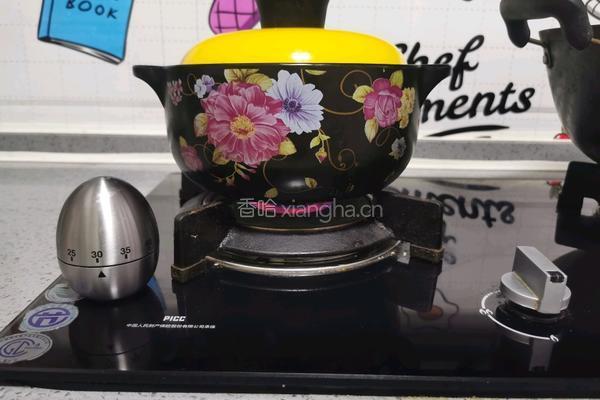 黄芪当归土鸡汤的做法图解7