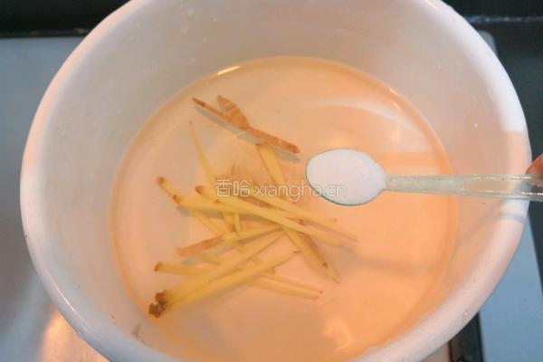 蟹柳豆芽汤的做法图解10
