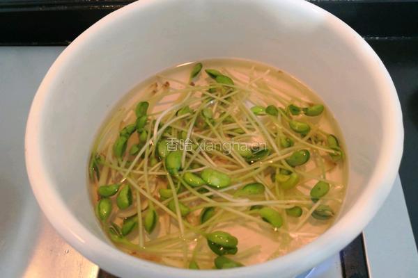 蟹柳豆芽汤的做法图解12