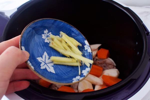 排骨山药胡萝卜汤的做法图解6