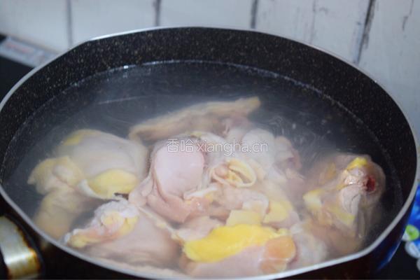 竹荪炖鸡汤的做法图解4