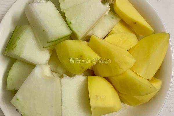 冬瓜土豆排骨汤的做法图解2