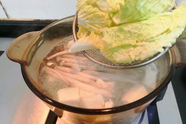 蟹味菇白菜豆腐汤的做法图解10