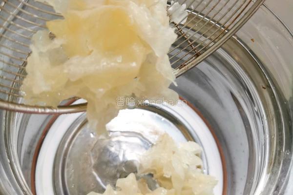 银耳紫薯羹的做法图解2
