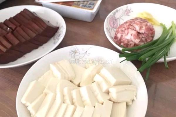 冬天来一碗猪血豆腐汤的做法图解1