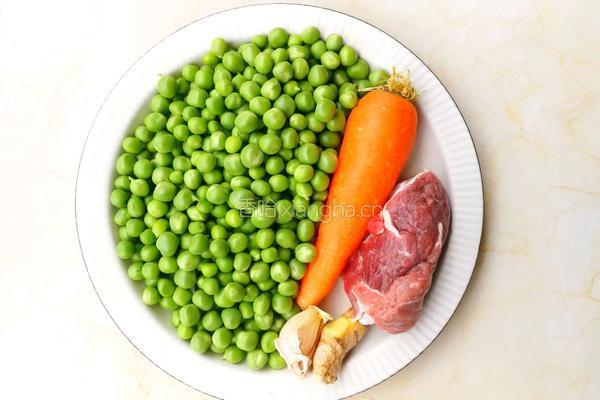 营养美味的豌豆炒牛肉的做法图解1