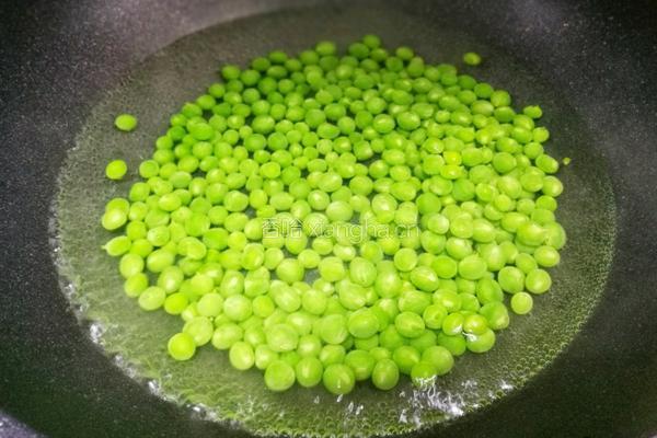 营养美味的豌豆炒牛肉的做法图解3