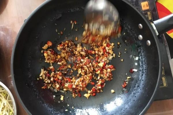蒸蒸日上之蒸鸭血的做法图解3