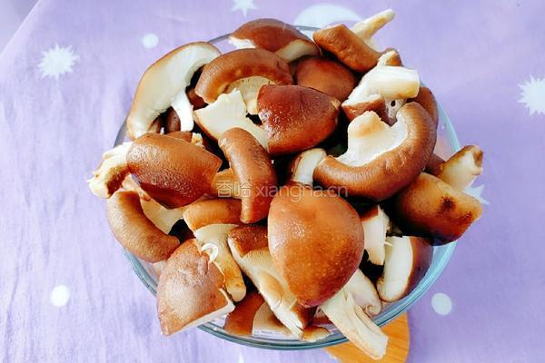 香菇玉米牛骨头汤的做法图解10