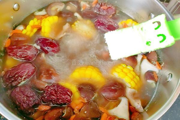 香菇玉米牛骨头汤的做法图解14