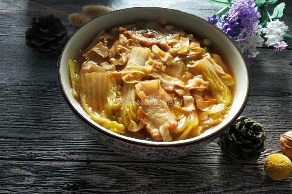 娃娃菜五花肉炖干豆腐的做法图解12
