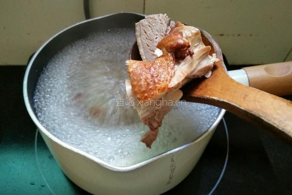 香菜鸭肉宽面的做法图解8