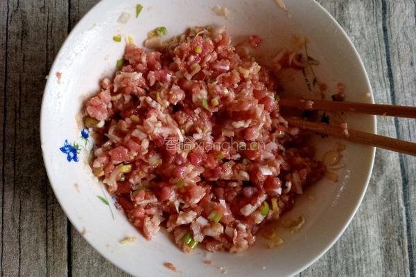 猪肉大葱馅包子的做法图解7