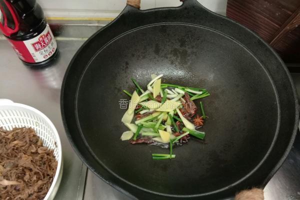 梅干菜烧肉的做法图解2