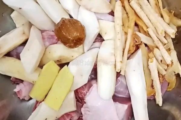 沙参玉竹淮山老鸭汤的做法图解3