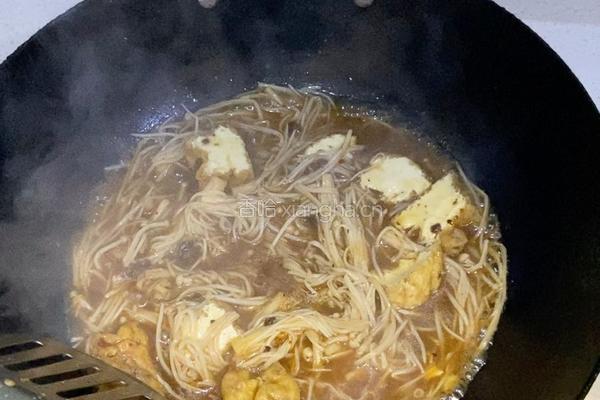 金针菇烧油豆腐的做法图解5