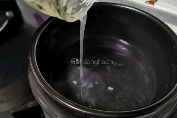 醪糟黄桃罐头甜汤的做法图解4