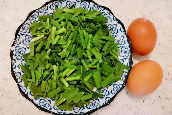 韭菜煎鸡蛋的做法图解1