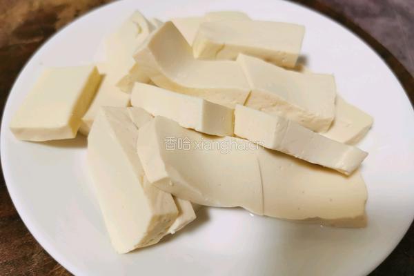 辣白菜豆腐海带汤的做法图解2