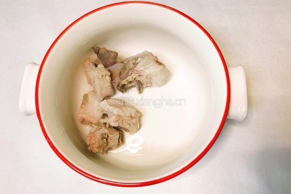 雪莲花炖排骨的做法图解5