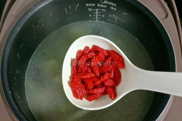花生红枣鸡爪汤的做法图解11
