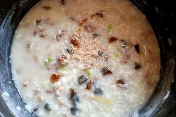 皮蛋瘦肉粥的做法图解11