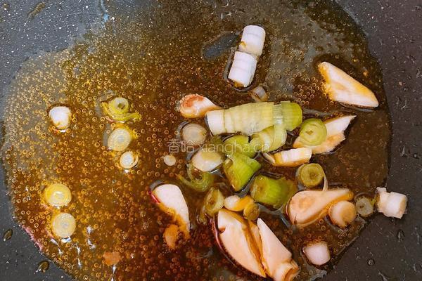 蒜苔炒肉的做法图解4