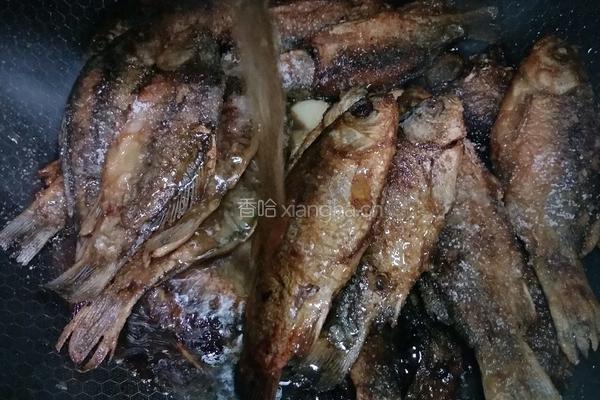 黄豆焖小酥鱼的做法图解10