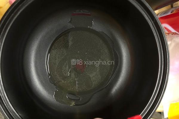 香煎土豆香肠块的做法图解6