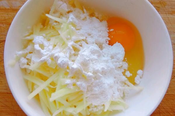 土豆丝煎饼的做法图解2