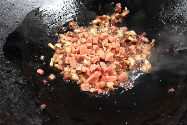 熏肉香菇炒饭的做法图解6