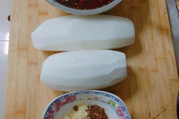 川味箩卜丝的做法图解1