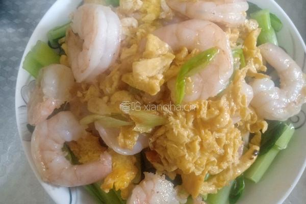 滑蛋虾仁配白灼菜芯的做法图解9